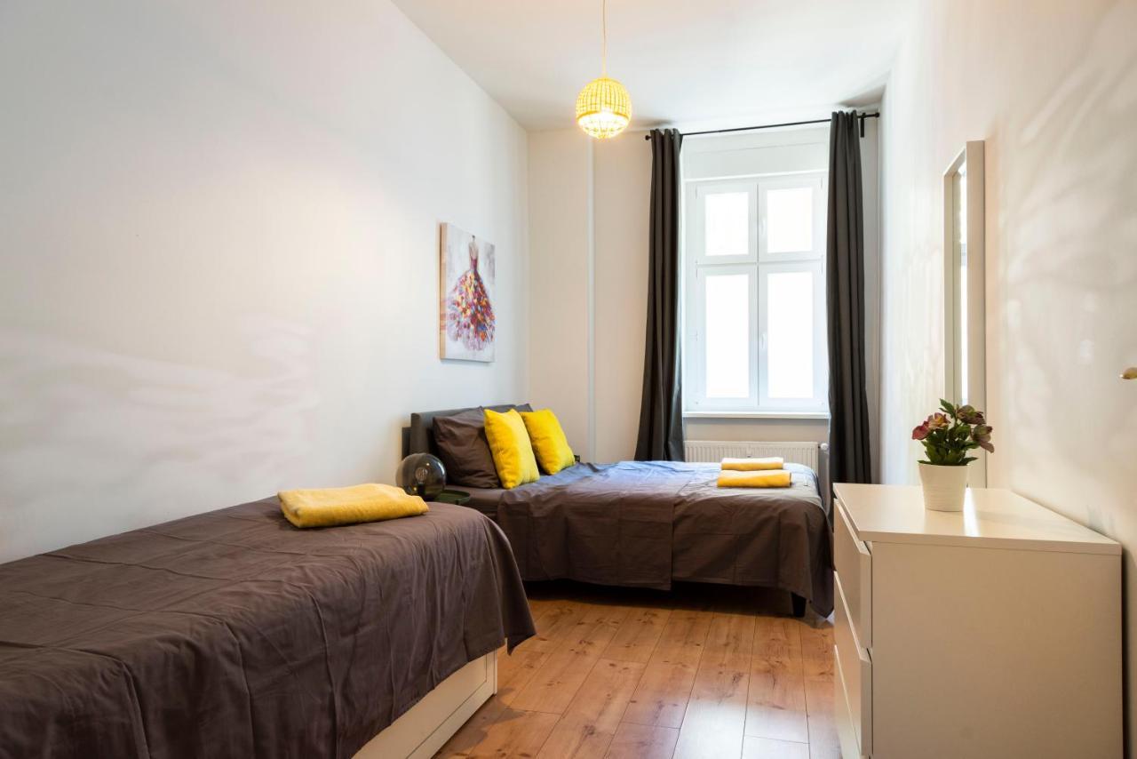 Appartement Freshly Renovated 2Br&Lr+Walk-In Rainshower à Berlin Extérieur photo
